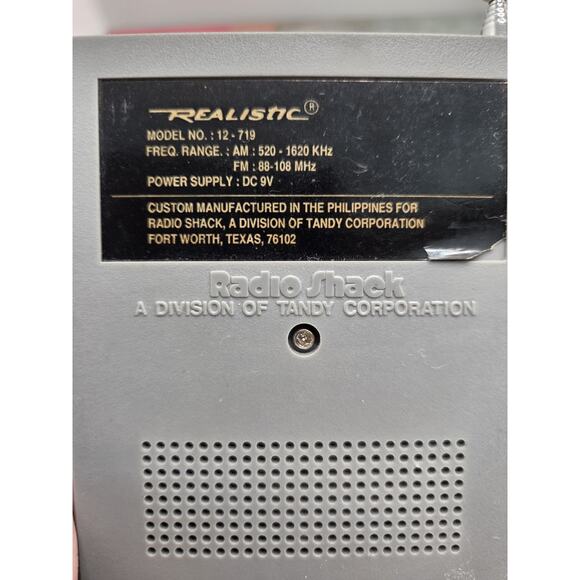 Vintage Realistic Radio Shack Hand Held Portable AM-FM Radio Model 12-719 Works - Picture 3 of 8